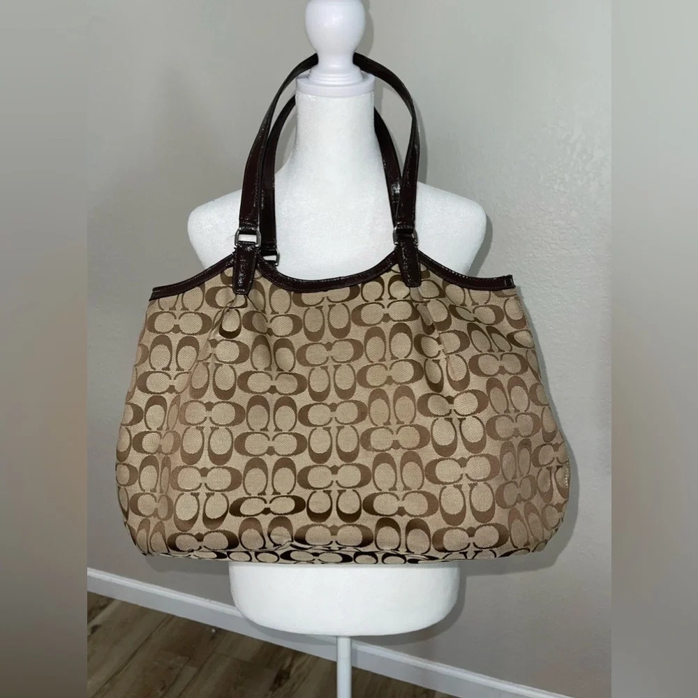 COACH Preowned Handbag F28503 Signature Stripe 12cm Devin shoulder tote bag - Picture 2 of 11